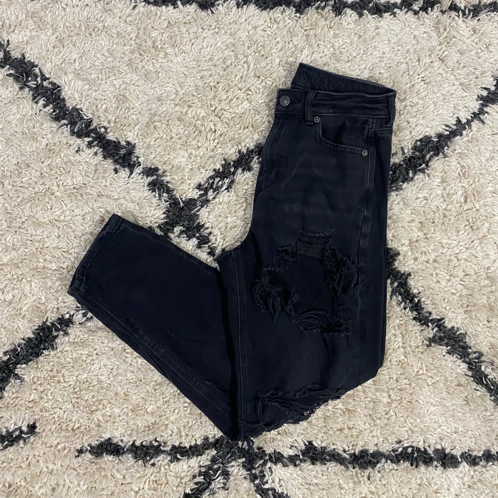 American Eagle Distressed Black Mom Jeans 4R